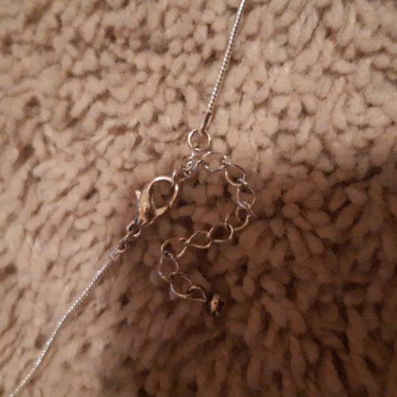 Sparkly Circle👸🏼 Necklace - Picture 3 of 3